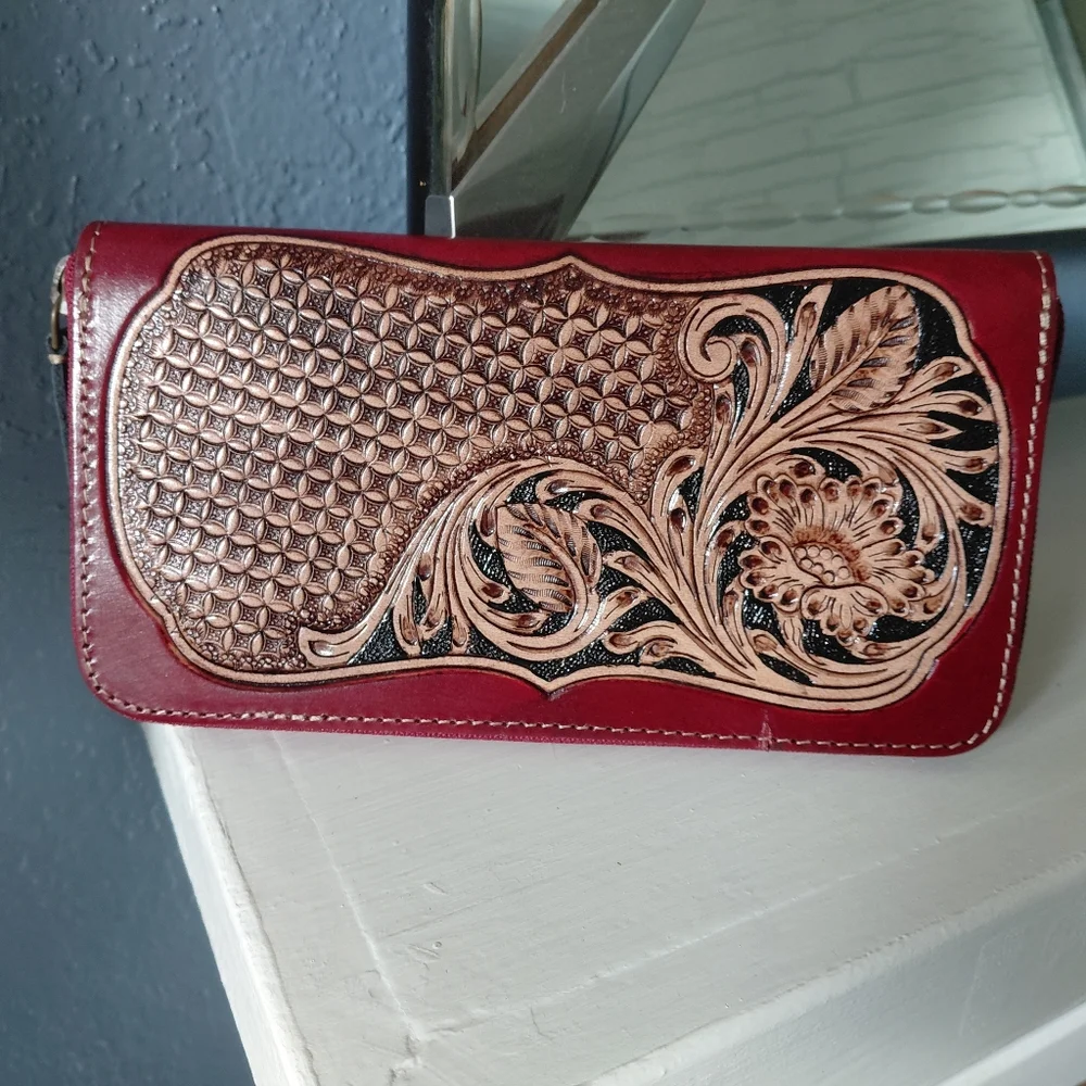 NWT Myra Hand Embossed Leather Zipper Wallet - Picture 7 of 7